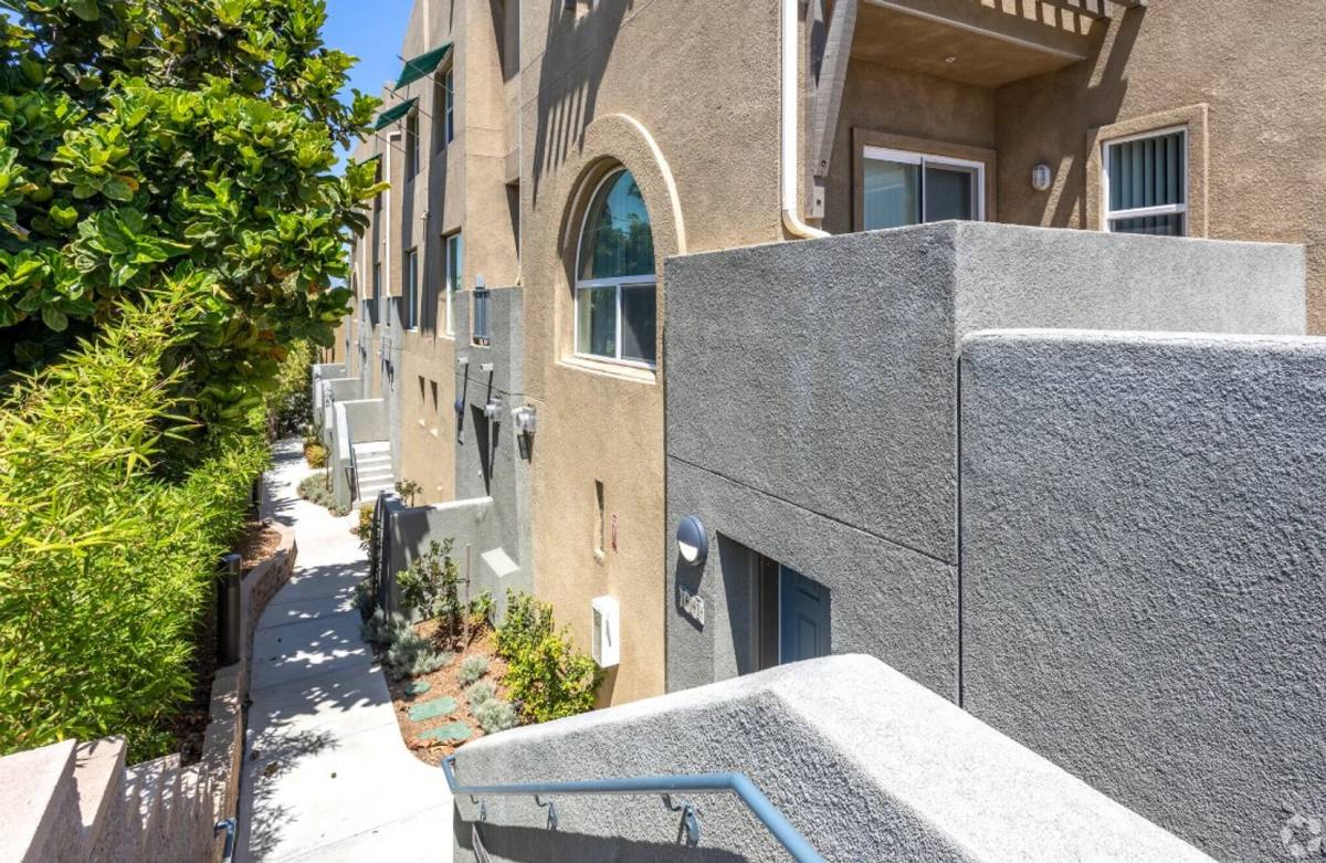 Apartment for rent at 4880 Maple Ave, La Mesa, CA 91942