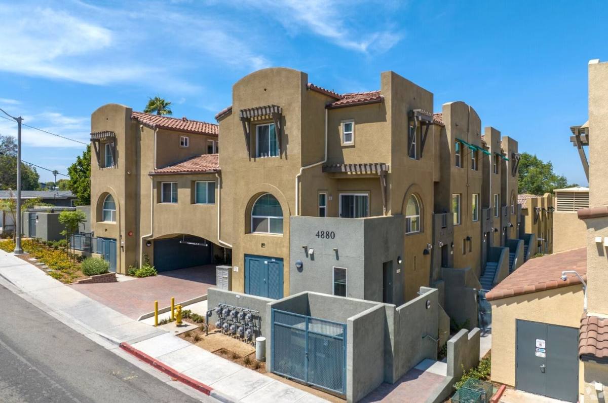 Apartment for rent at 4880 Maple Ave, La Mesa, CA 91942