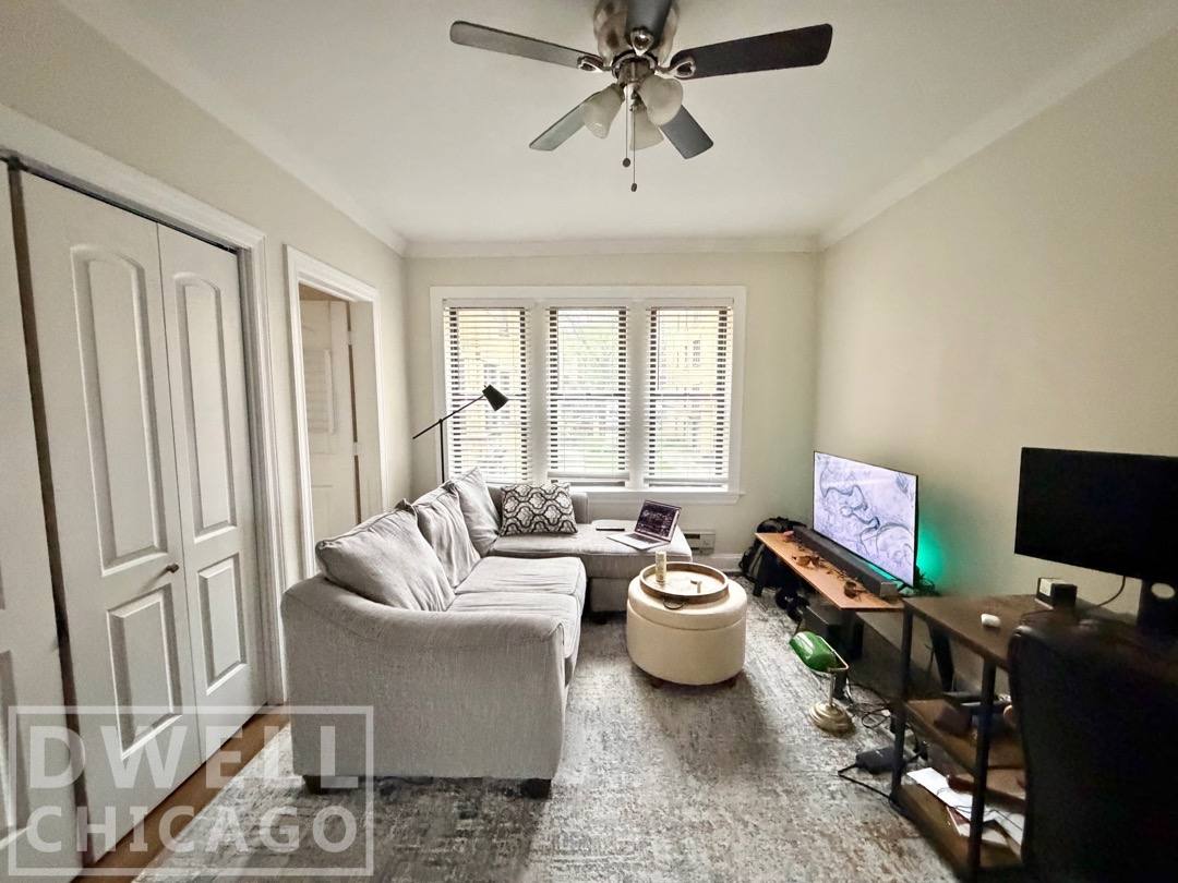Apartment for rent at 3815 N Greenview Ave #1S, Chicago, IL 60613
