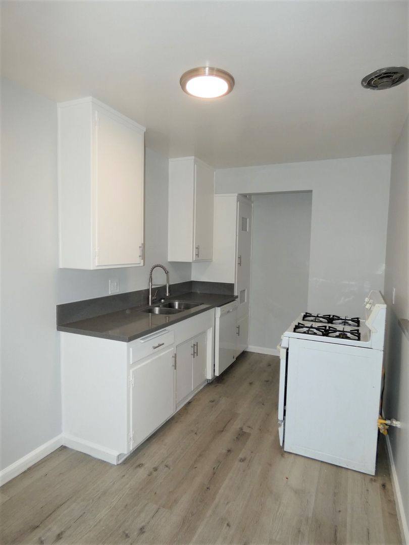 Apartment for rent at 6029 Cherry Ave, Long Beach, CA 90805