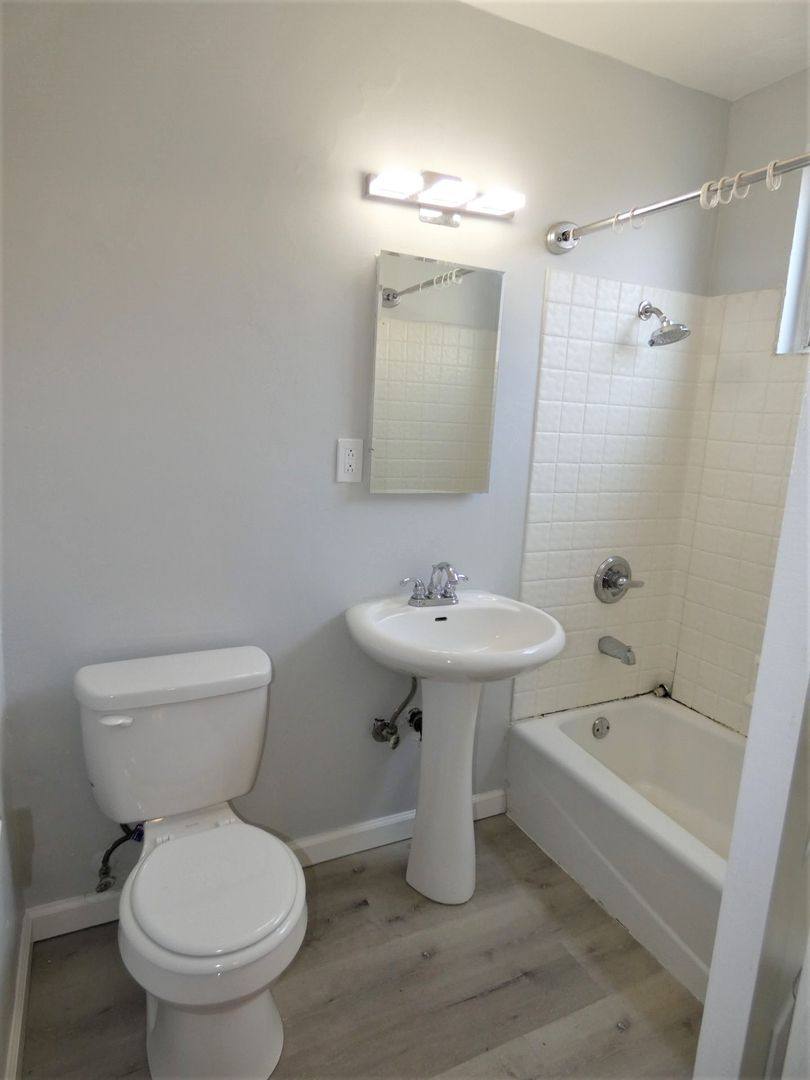 Apartment for rent at 6029 Cherry Ave, Long Beach, CA 90805