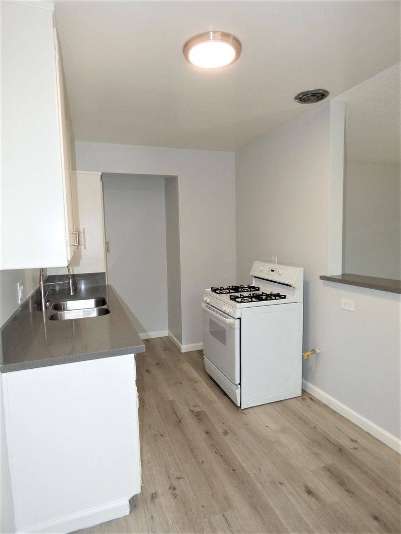 Apartment for rent at 6029 Cherry Ave, Long Beach, CA 90805