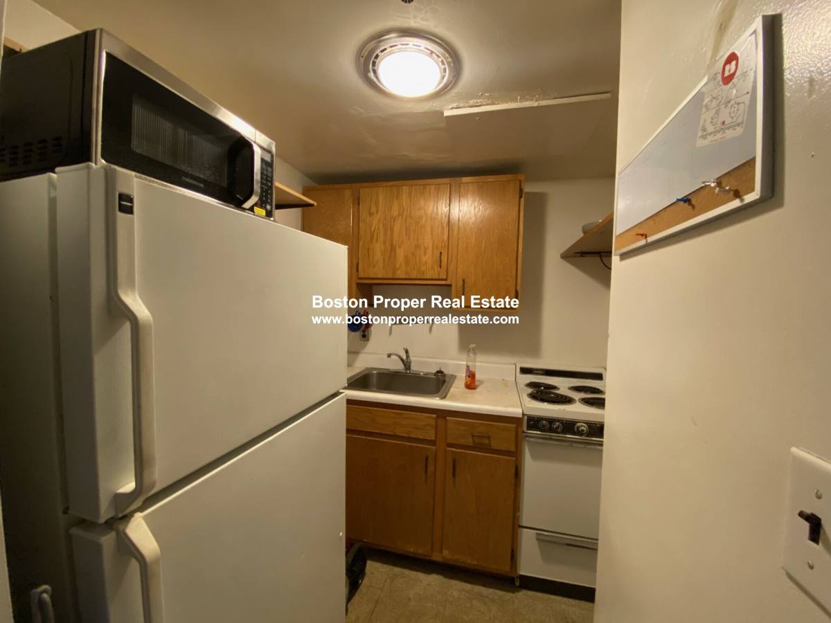 Apartment for rent at 289 Newbury #1, Boston, MA 02115