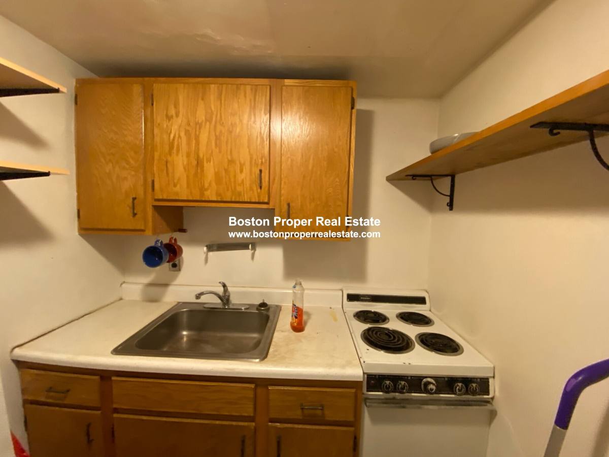 Apartment for rent at 289 Newbury #1, Boston, MA 02115