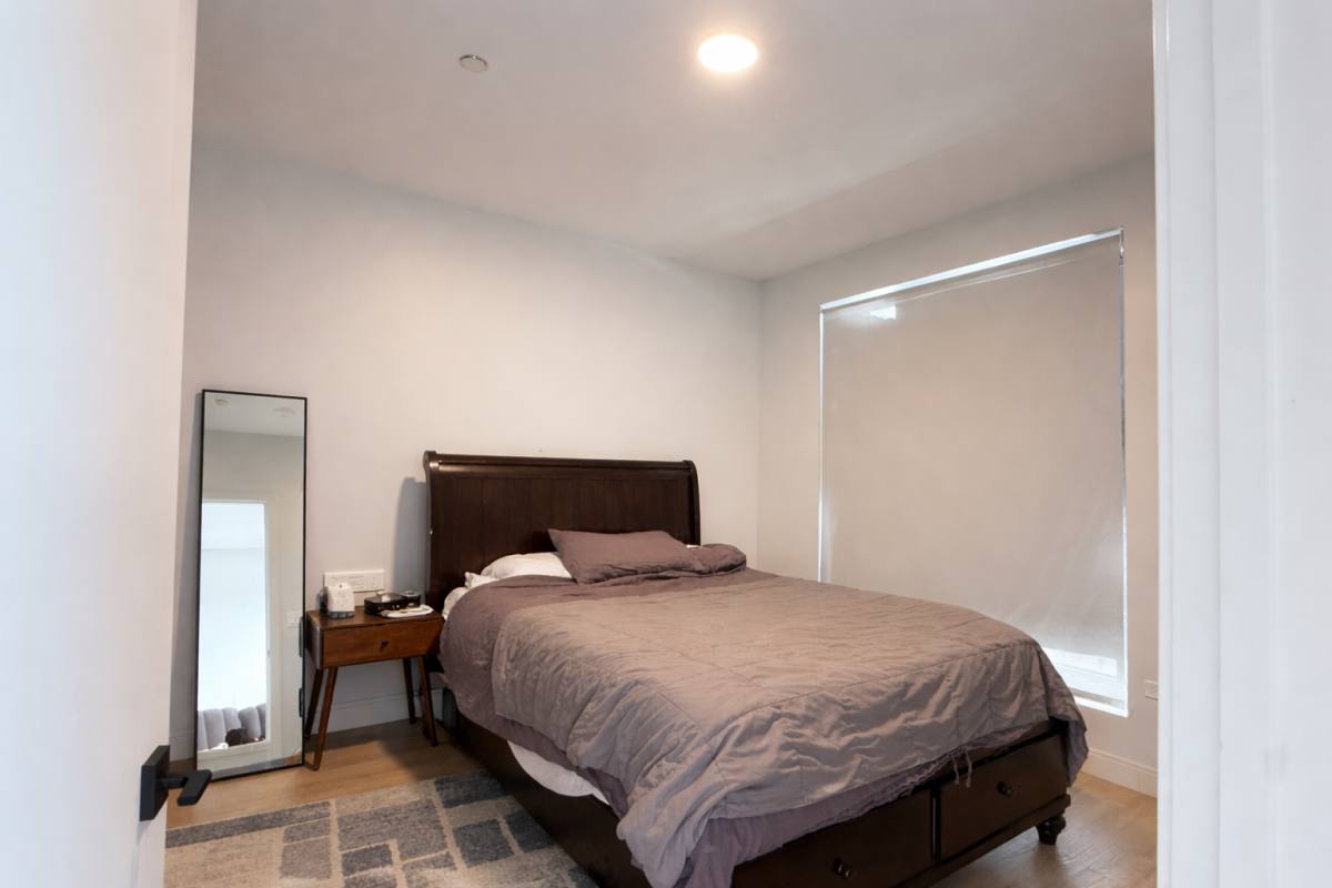 Apartment for rent at 948 W Sunnyside #404, Chicago, IL 60640