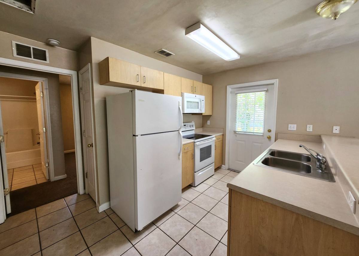 Townhouse for rent at 225 Rivoli Rd, Tallahassee, FL 32304
