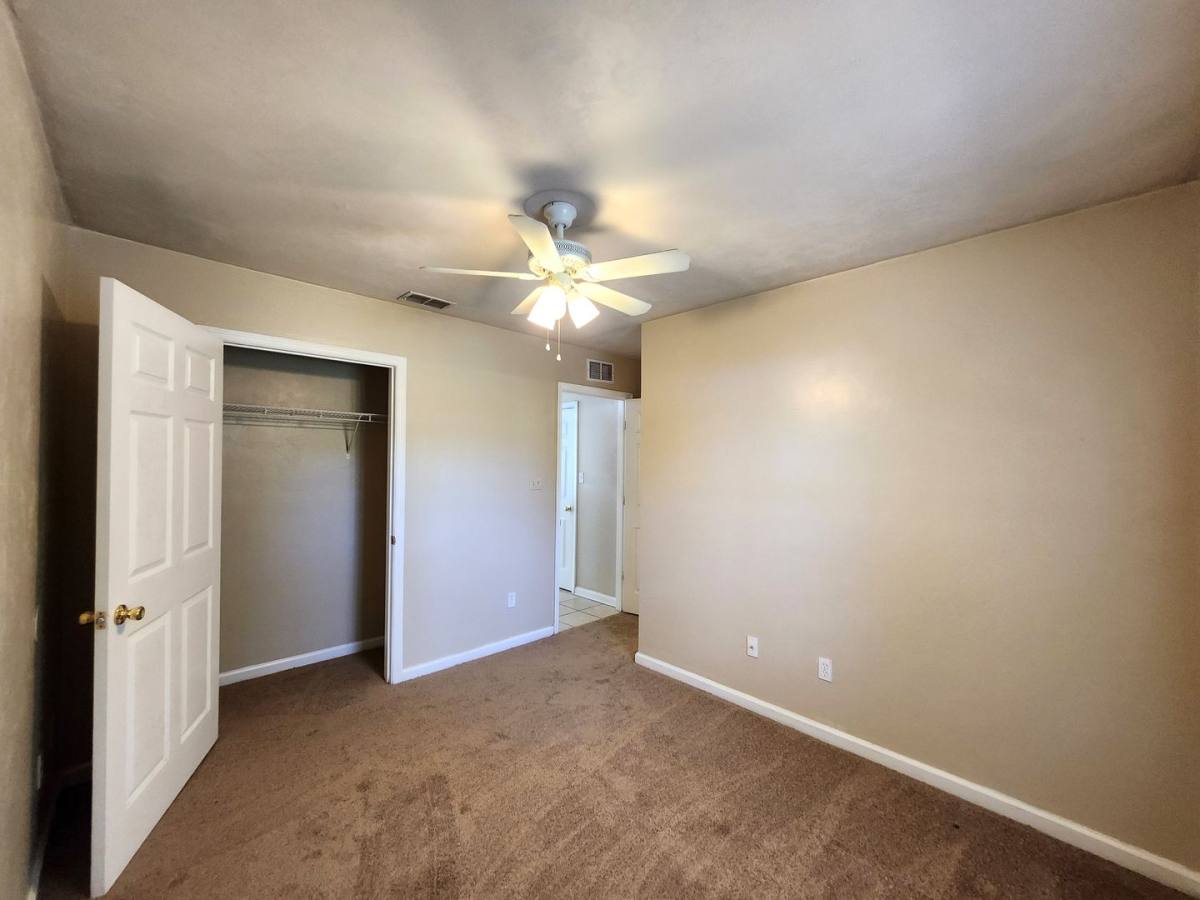 Townhouse for rent at 225 Rivoli Rd, Tallahassee, FL 32304