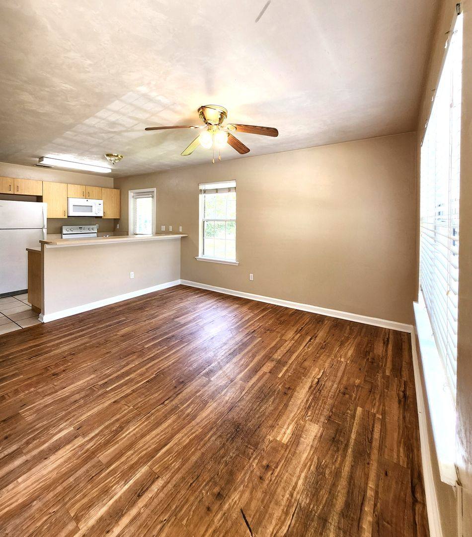 Townhouse for rent at 225 Rivoli Rd, Tallahassee, FL 32304