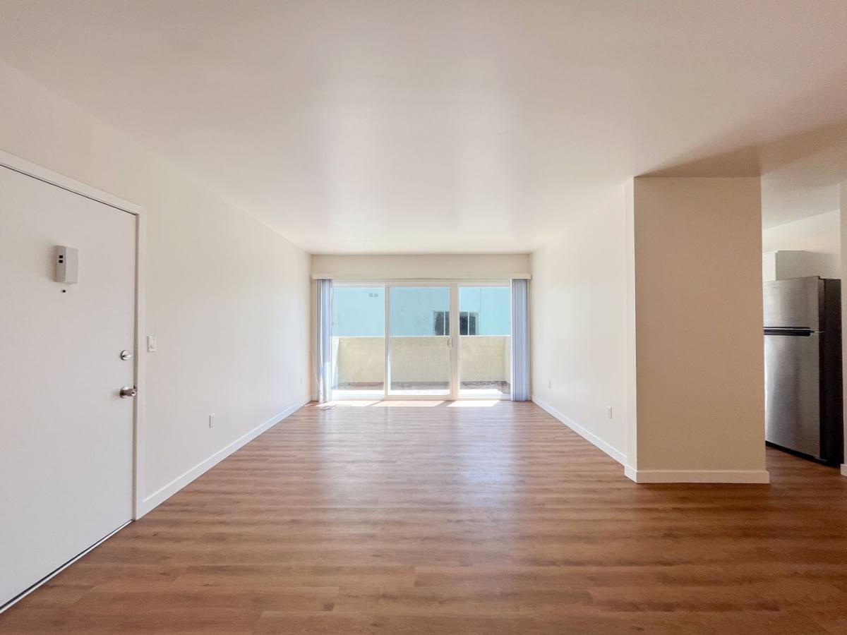Apartment for rent at 4000 Nicolet Ave, Los Angeles, CA 90008
