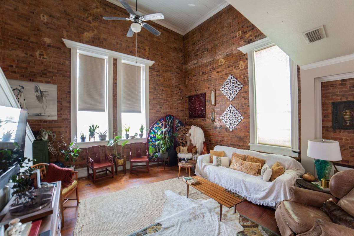 Apartment for rent at 103-109 E Oak St, Denton, TX 76201