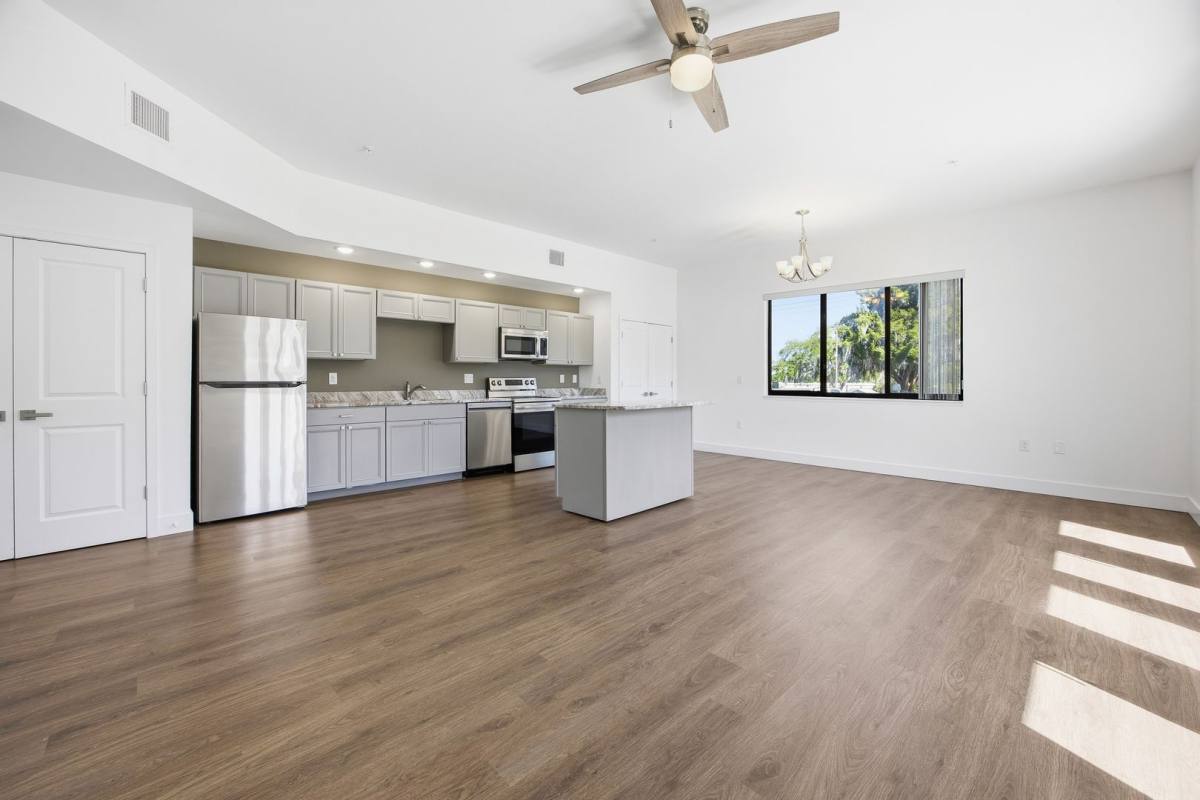 Apartment for rent at 100 N Dewey St, Eustis, FL 32726