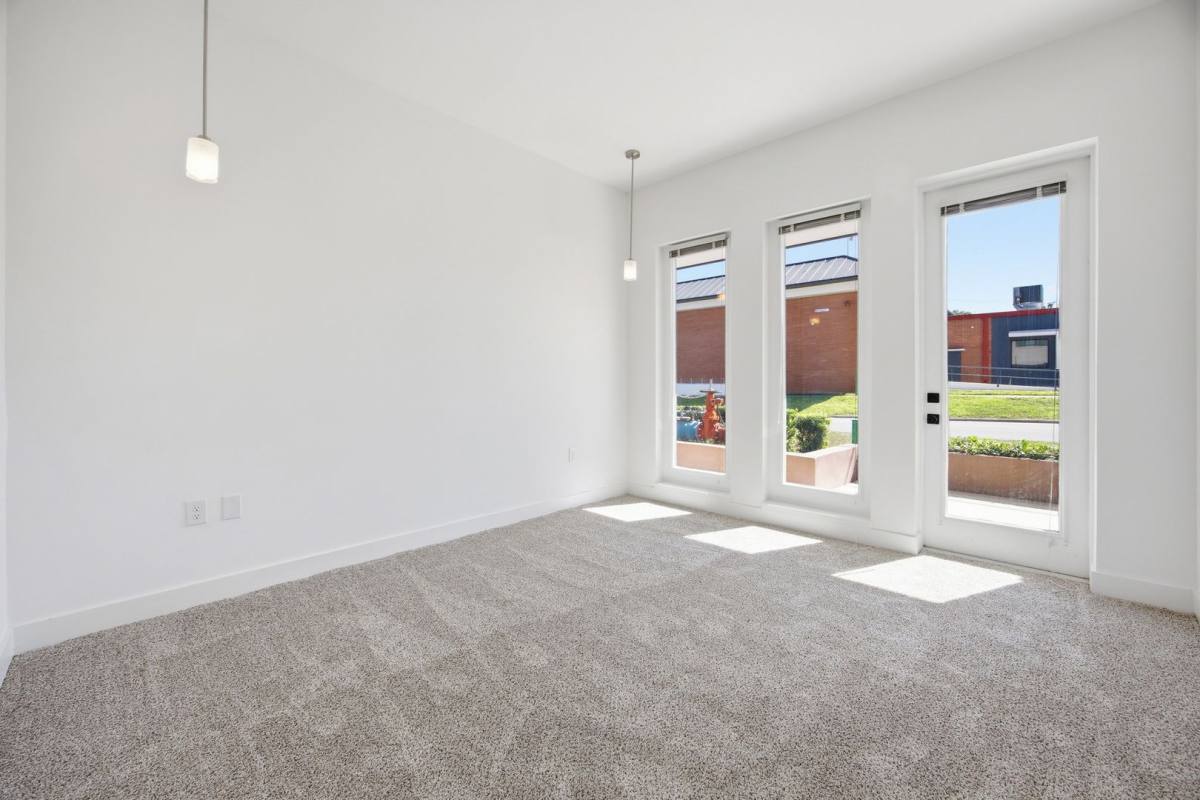 Apartment for rent at 100 N Dewey St, Eustis, FL 32726