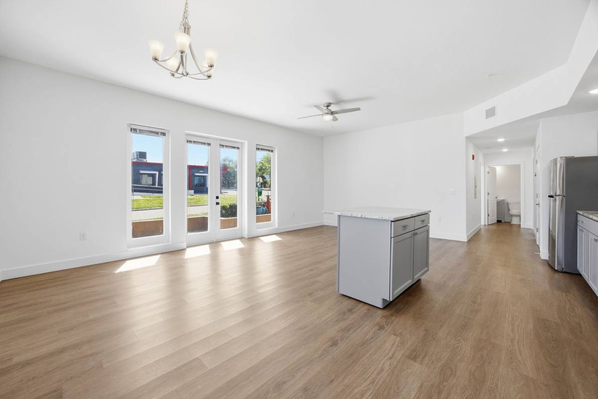 Apartment for rent at 100 N Dewey St, Eustis, FL 32726