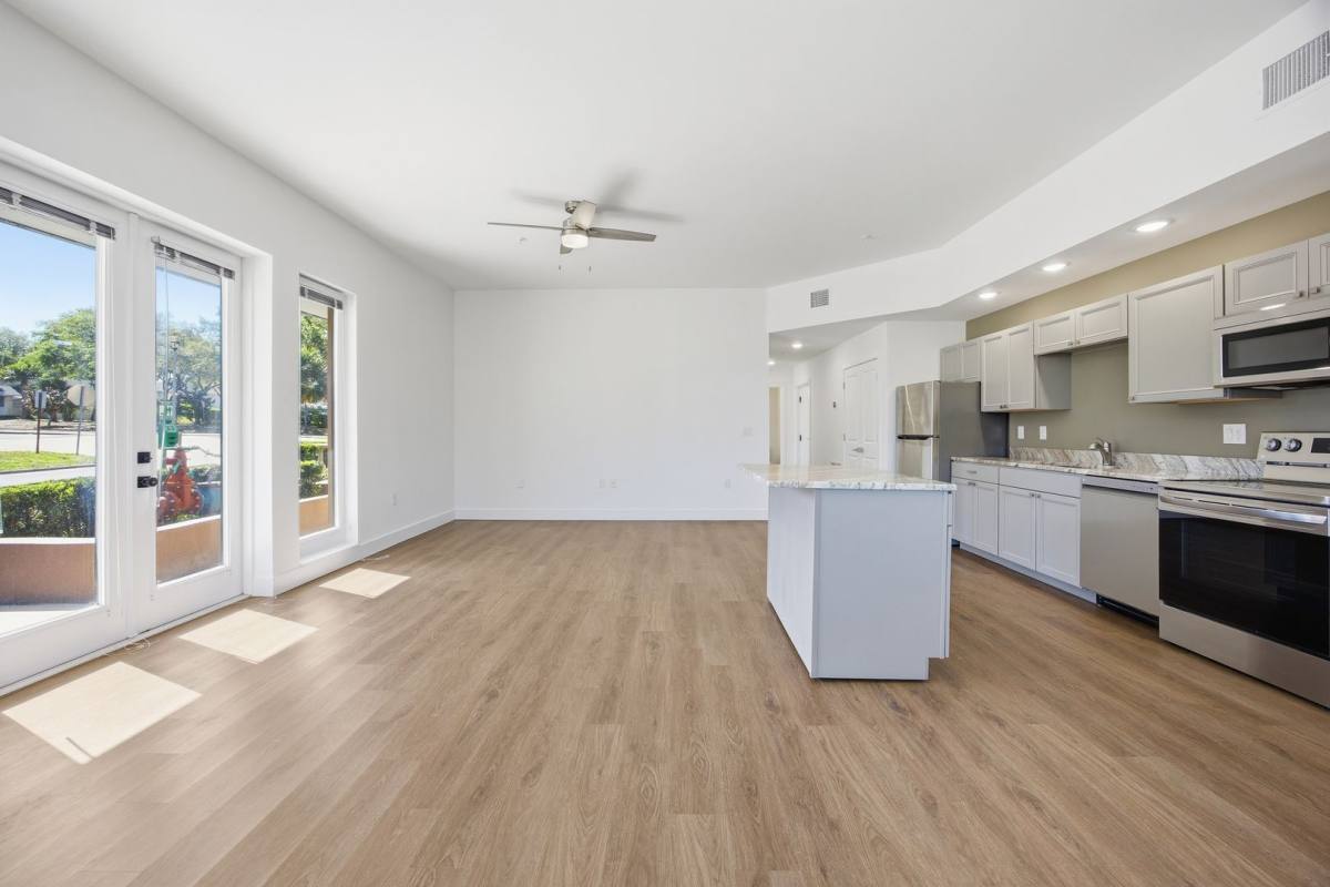 Apartment for rent at 100 N Dewey St, Eustis, FL 32726