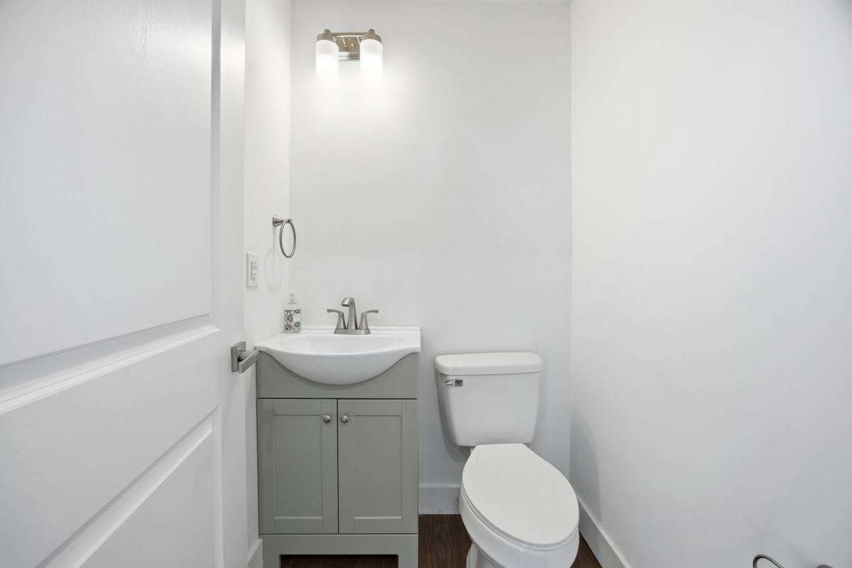 Apartment for rent at 100 N Dewey St, Eustis, FL 32726
