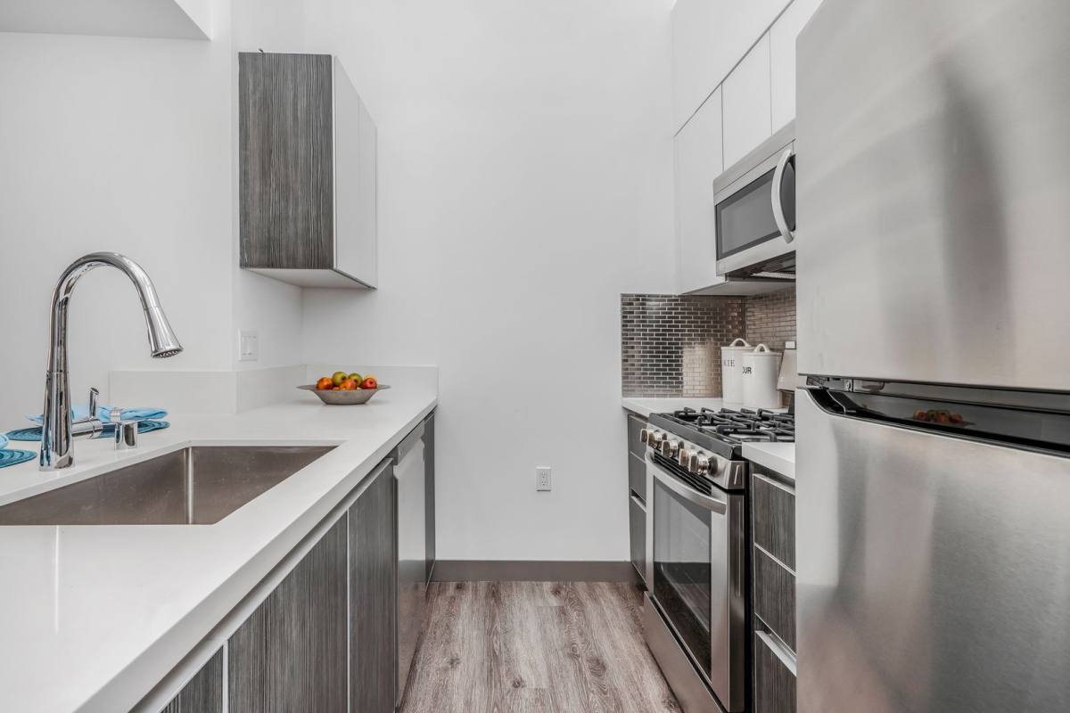 Townhouse for rent at 5066 Romaine St, Los Angeles, CA 90029