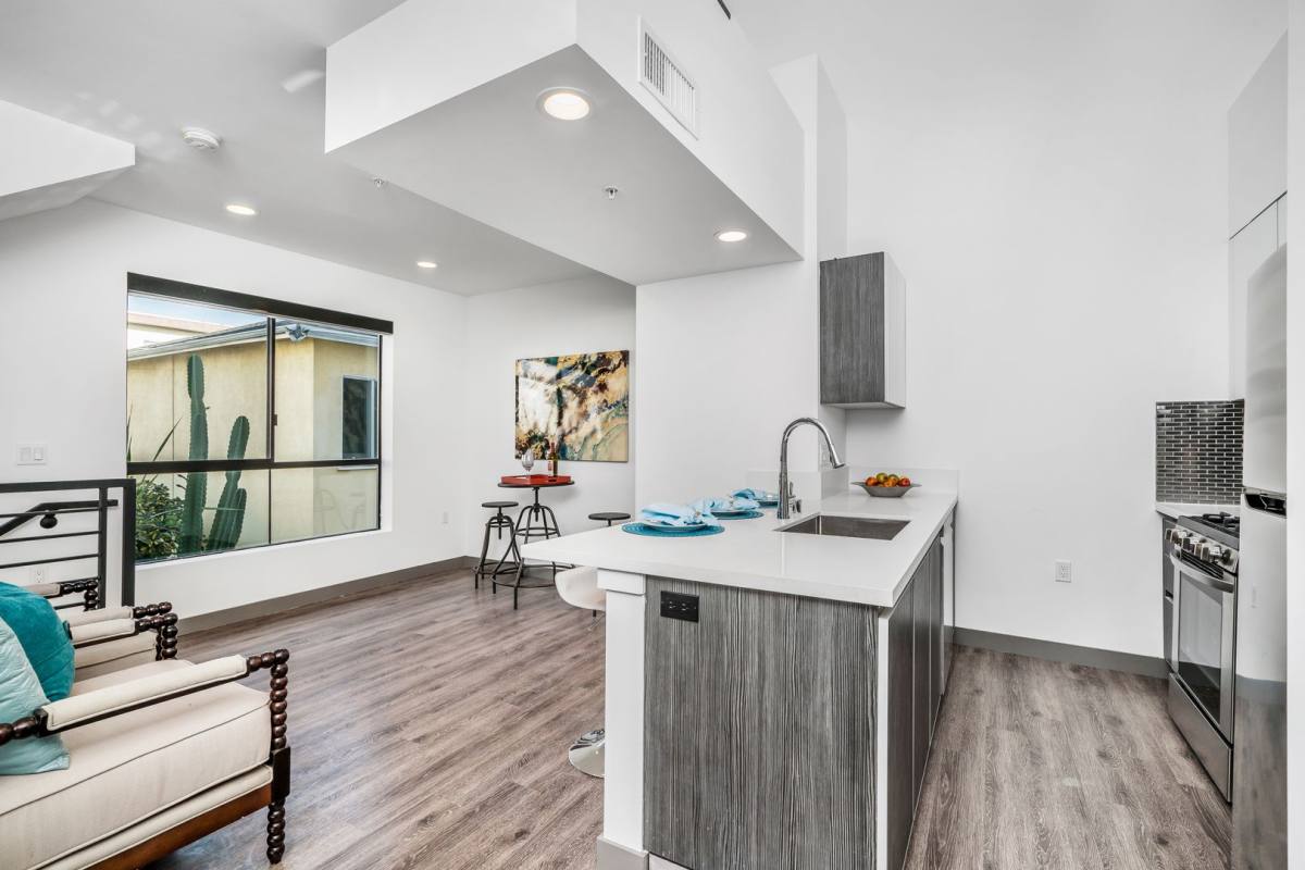 Townhouse for rent at 5066 Romaine St, Los Angeles, CA 90029