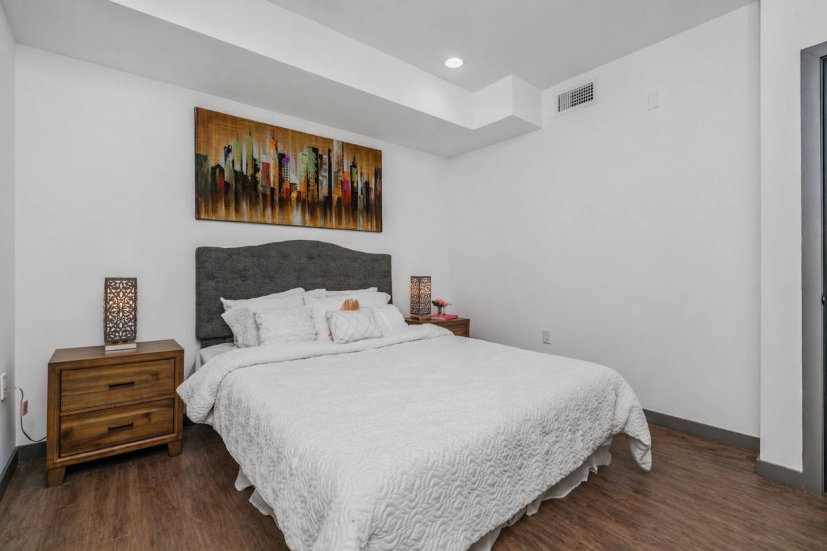 Townhouse for rent at 5066 Romaine St, Los Angeles, CA 90029