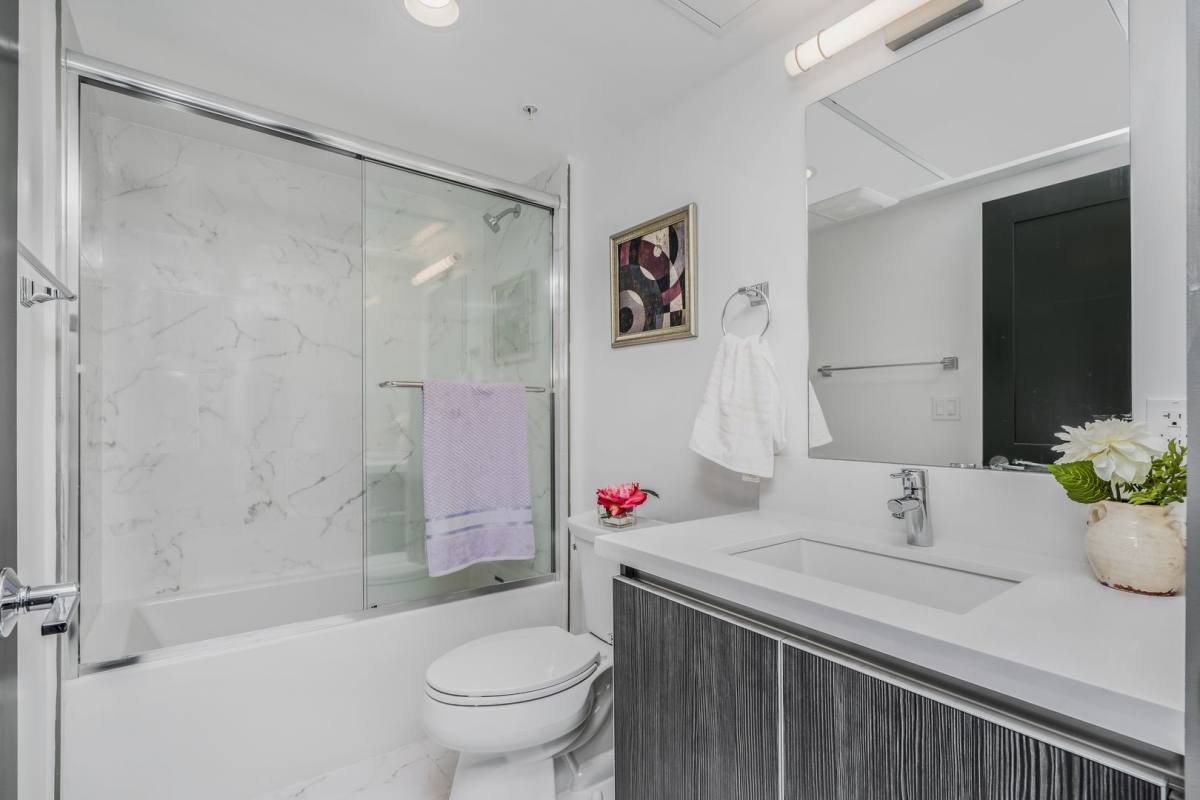 Townhouse for rent at 5066 Romaine St, Los Angeles, CA 90029