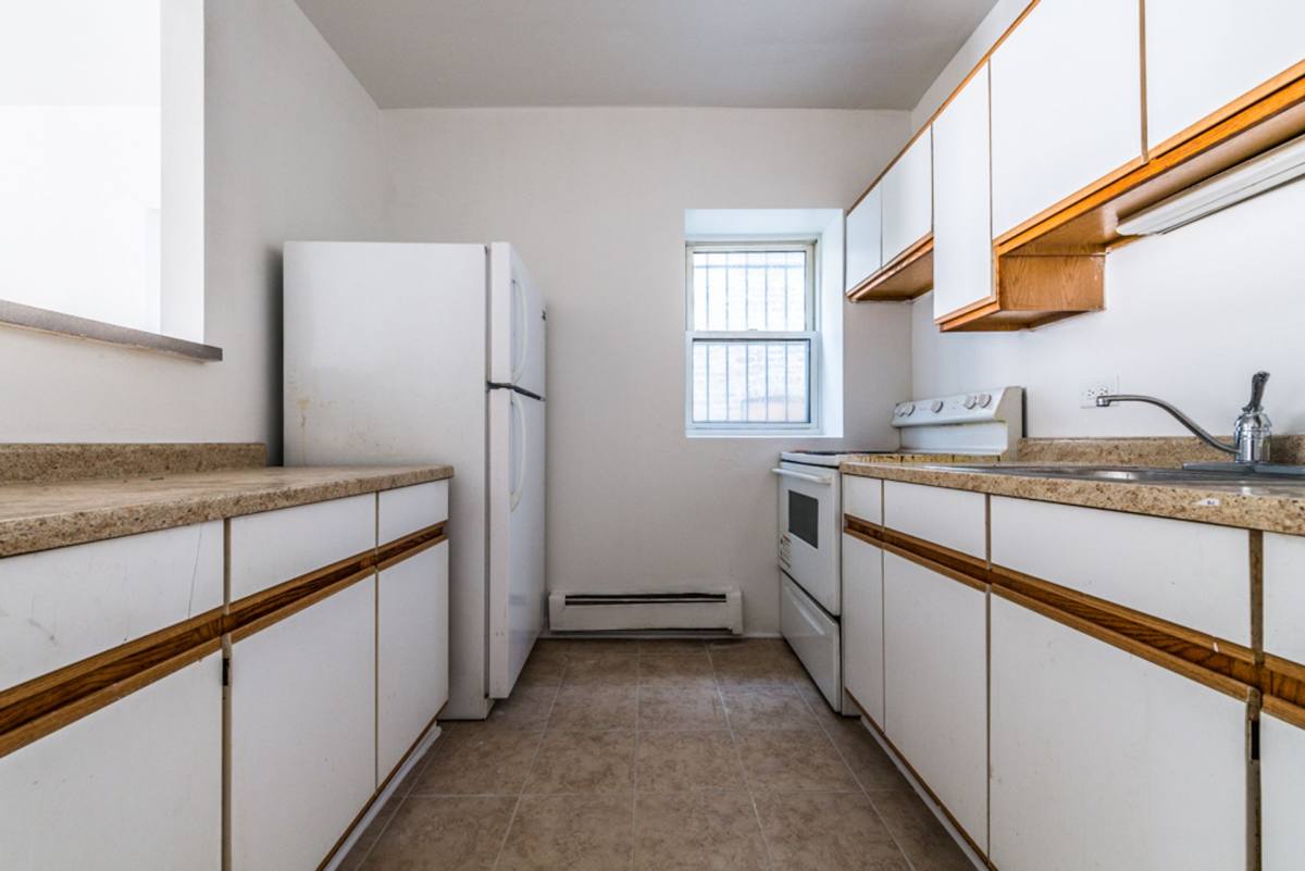 Apartment for rent at 4814-4820 W Monroe St, Chicago, IL 60644