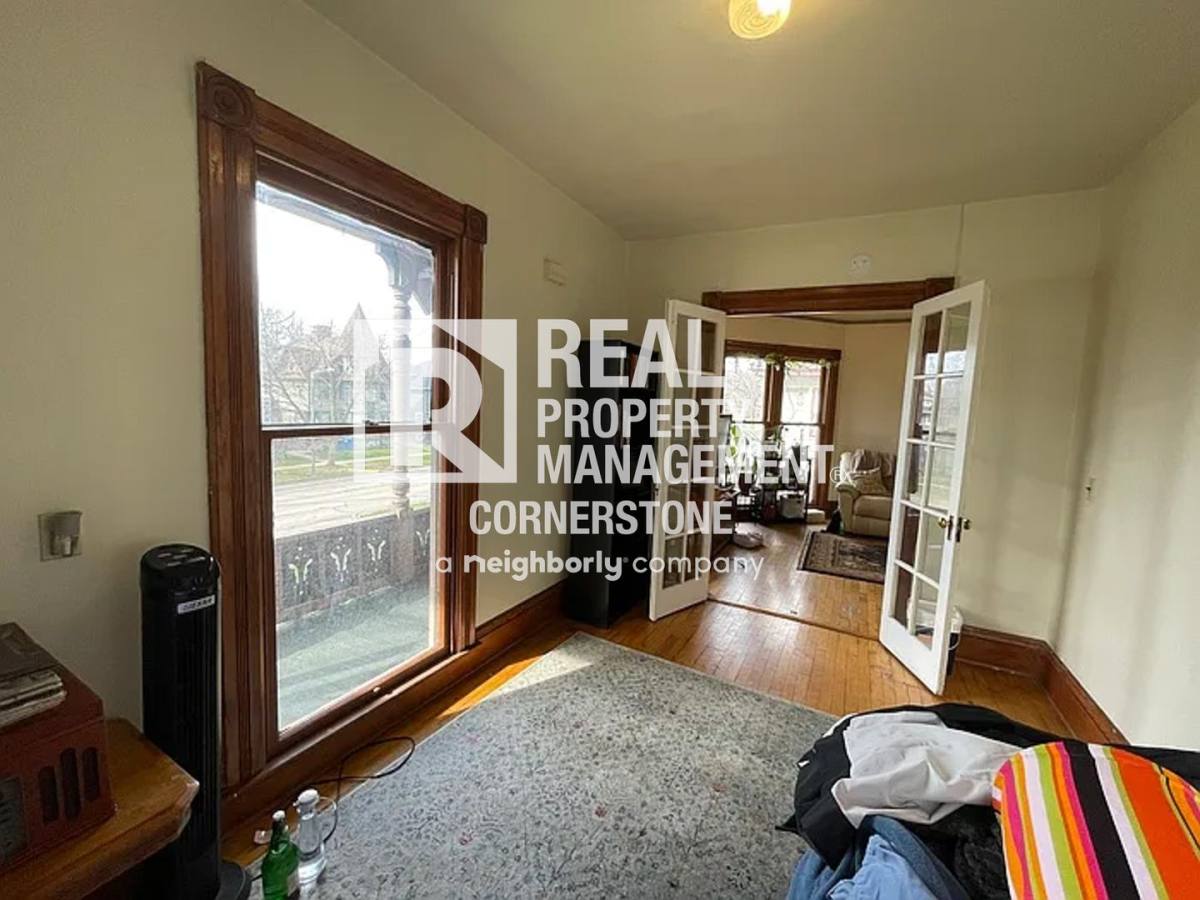 Apartment for rent at 808 W Kalamazoo Ave, Kalamazoo, MI 49007