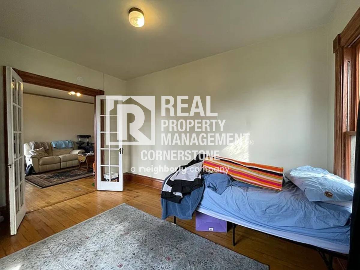 Apartment for rent at 808 W Kalamazoo Ave, Kalamazoo, MI 49007