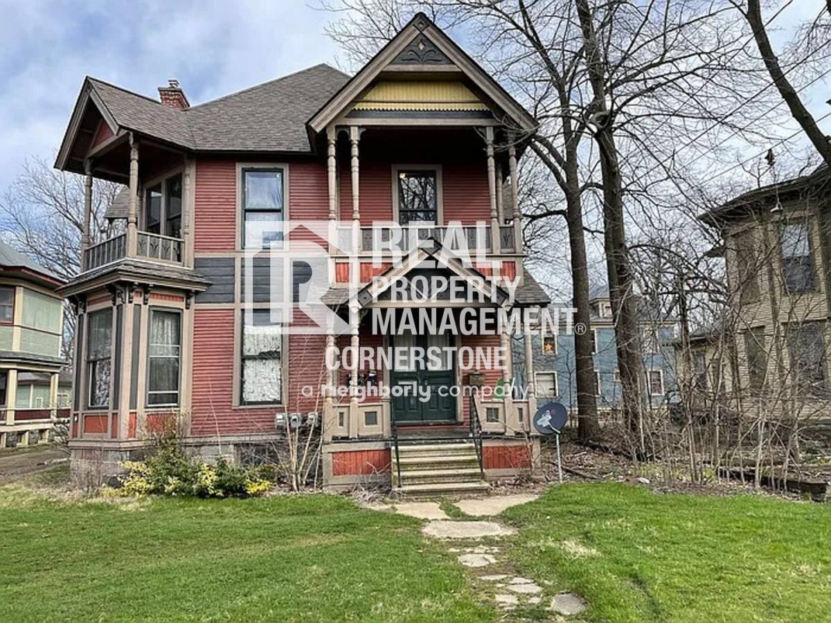 Apartment for rent at 808 W Kalamazoo Ave, Kalamazoo, MI 49007