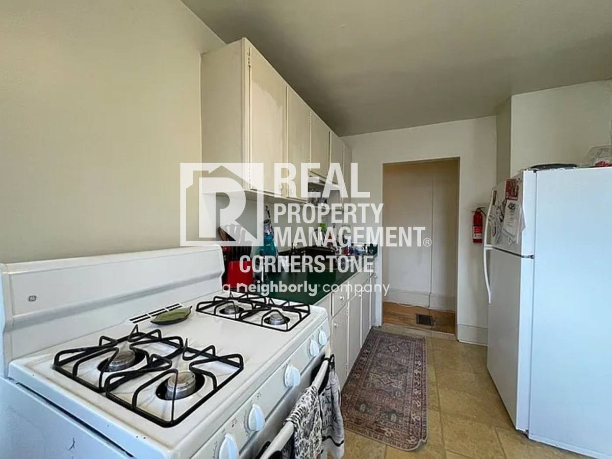 Apartment for rent at 808 W Kalamazoo Ave, Kalamazoo, MI 49007
