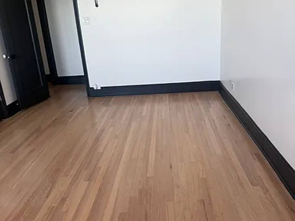 Apartment for rent at 4940 E End Ave, Chicago, IL 60615