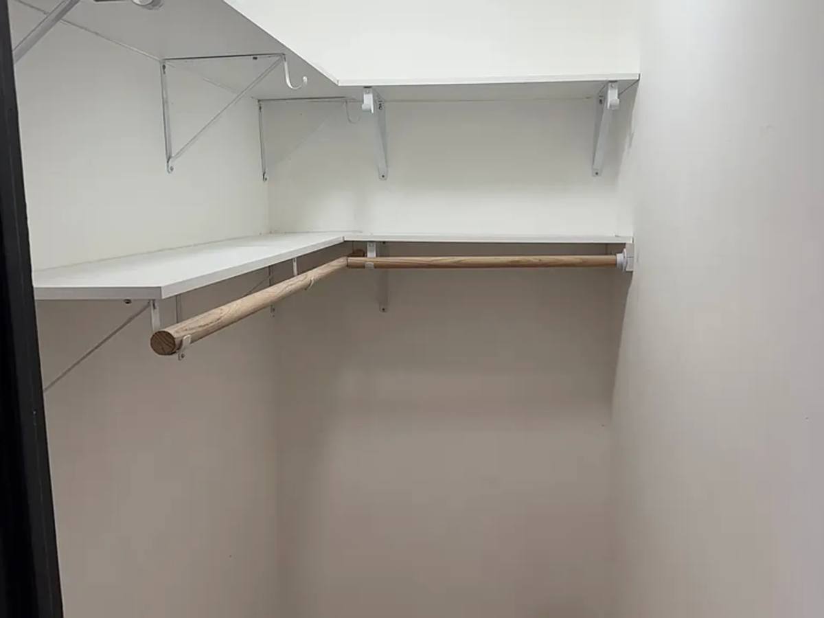 Apartment for rent at 4940 E End Ave, Chicago, IL 60615