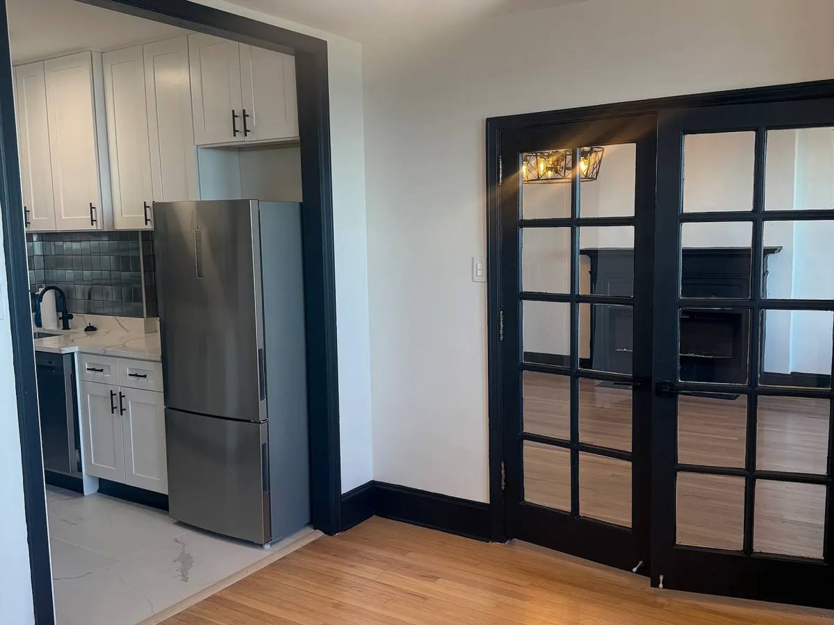 Apartment for rent at 4940 E End Ave, Chicago, IL 60615