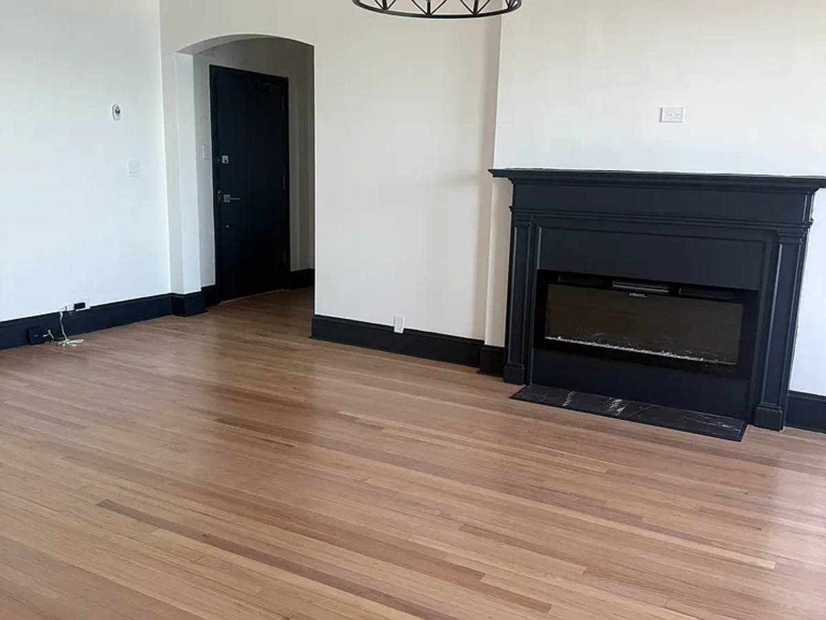 Apartment for rent at 4940 E End Ave, Chicago, IL 60615