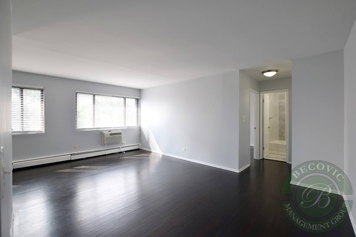 Apartment for rent at 6029 N Winthrop Ave, Chicago, IL 60660