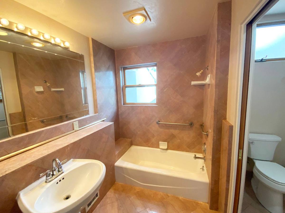 Apartment for rent at 135 J Ave, Coronado, CA 92118