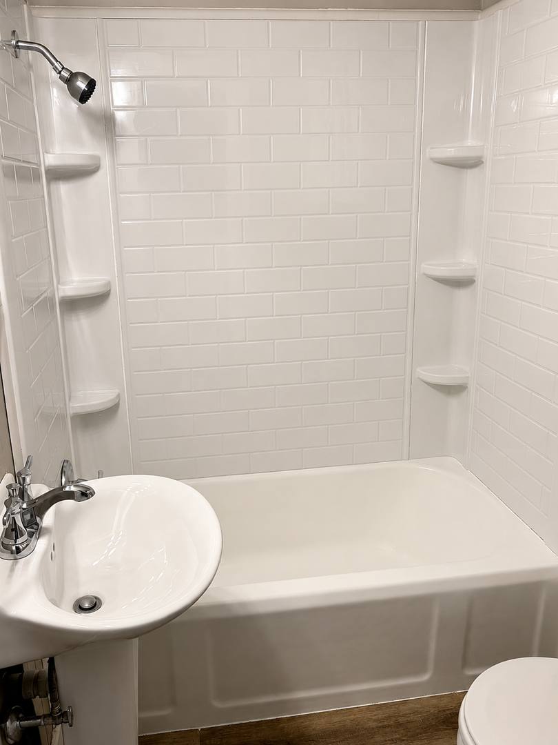 Townhouse for rent at 240 E Rice St, Owatonna, MN 55060