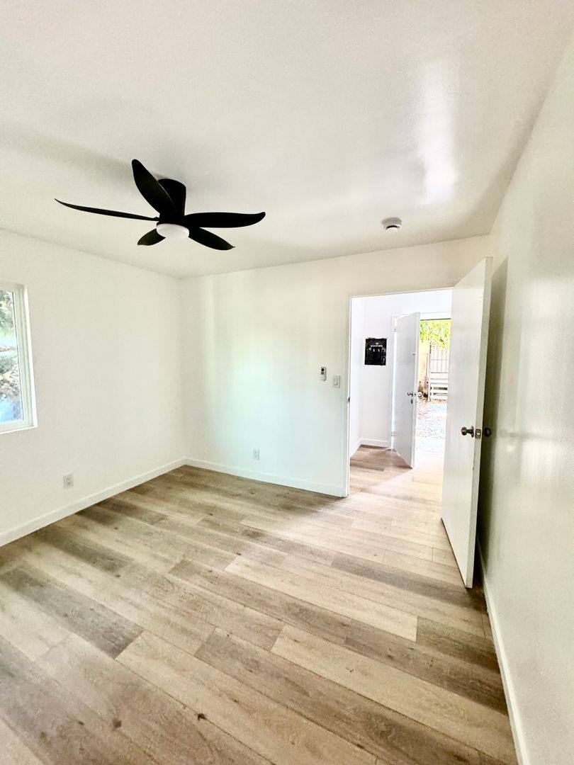 Townhouse for rent at 151 W 52nd St, Los Angeles, CA 90037