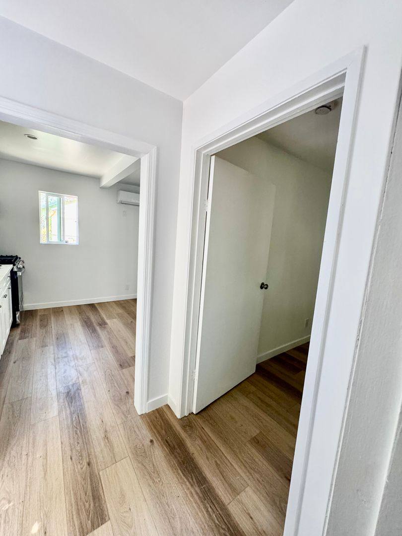 Townhouse for rent at 151 W 52nd St, Los Angeles, CA 90037