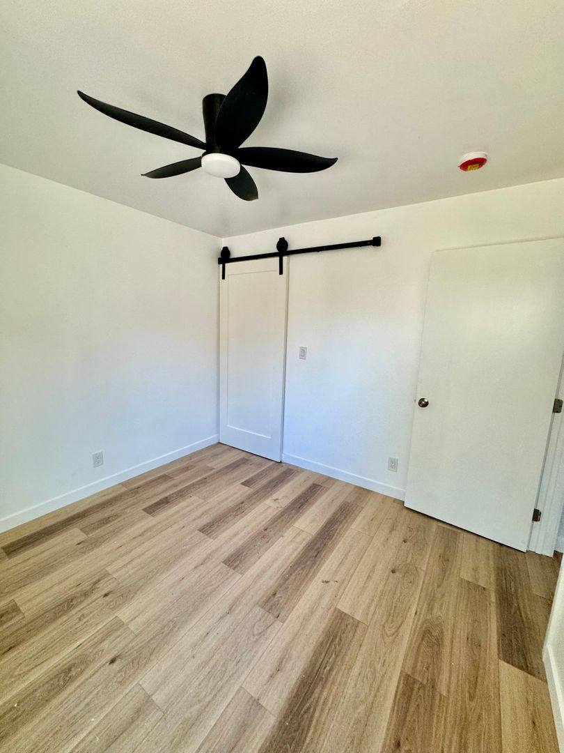 Townhouse for rent at 151 W 52nd St, Los Angeles, CA 90037