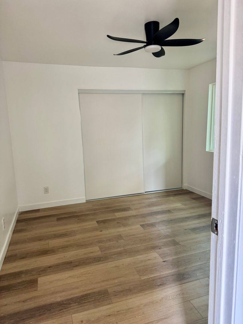 Townhouse for rent at 151 W 52nd St, Los Angeles, CA 90037