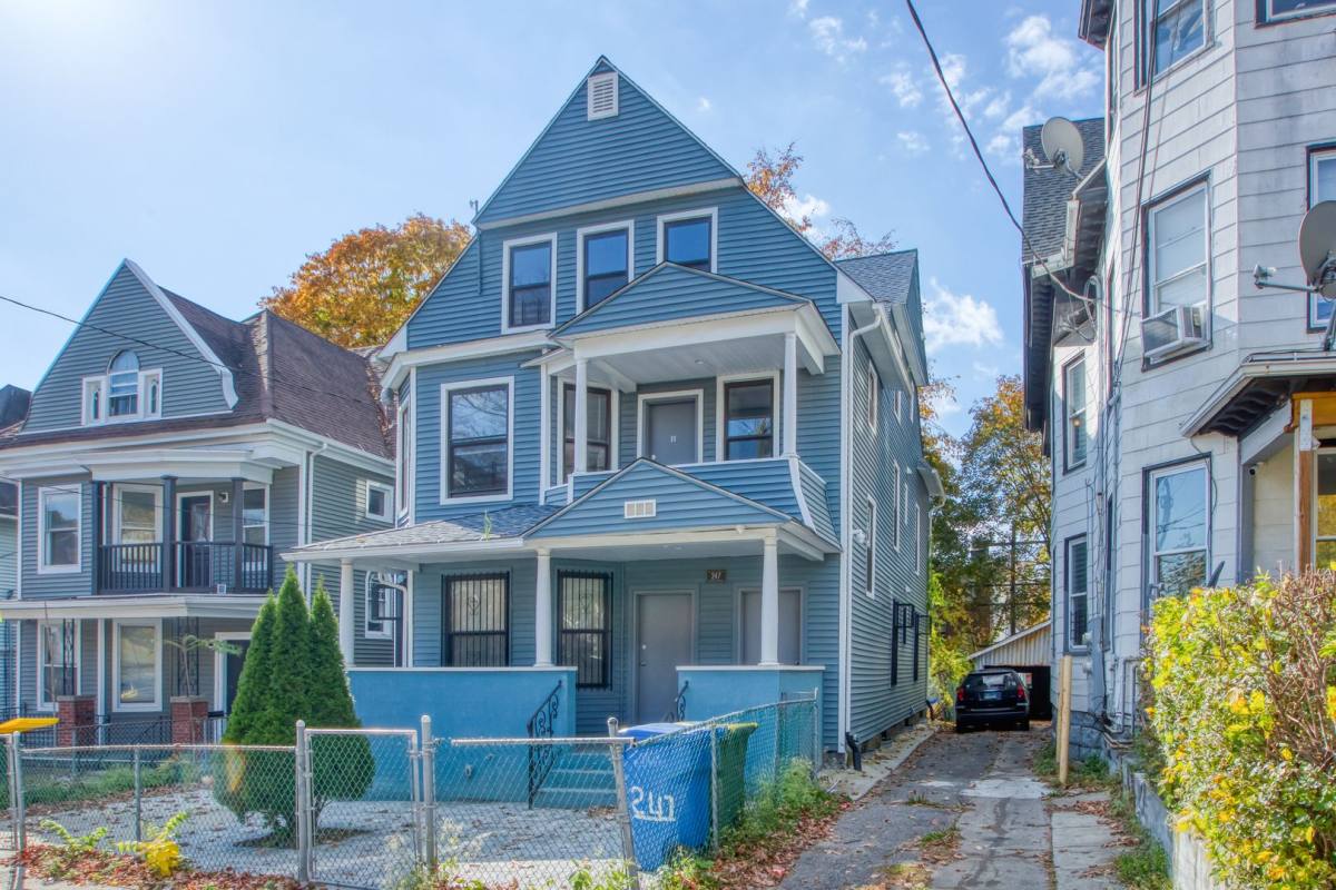 Apartment for rent at 247 Willow St, Waterbury, CT 06710