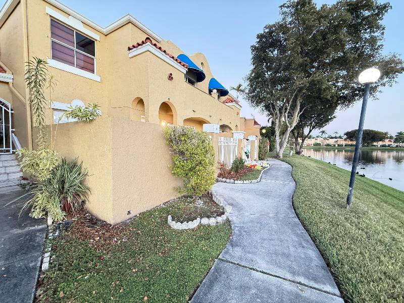 Townhouse for rent at 8570 NW 3rd Lane #206, Miami, FL 33126
