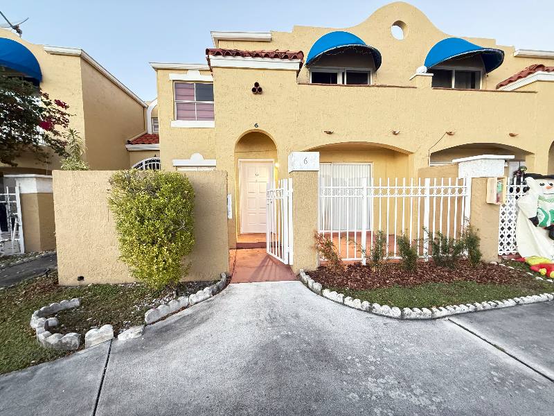 Townhouse for rent at 8570 NW 3rd Lane #206, Miami, FL 33126
