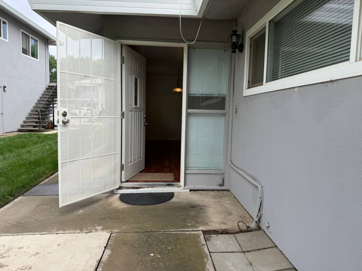 Townhouse for rent at 9009 Casals St, Sacramento, CA 95826