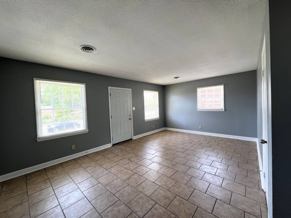 House for rent at 1008 Pelham St, Montgomery, AL 36104