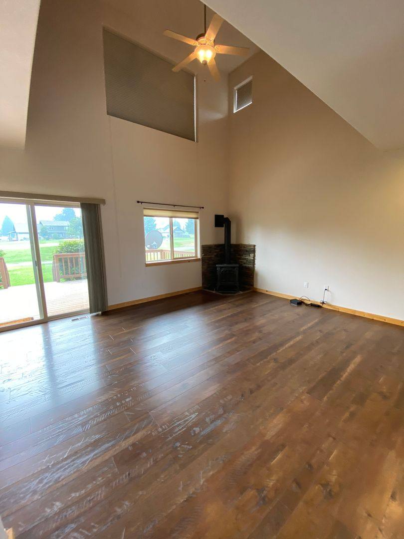 Townhouse for rent at 106 Ironwood Dr, Blanchard, ID 83804