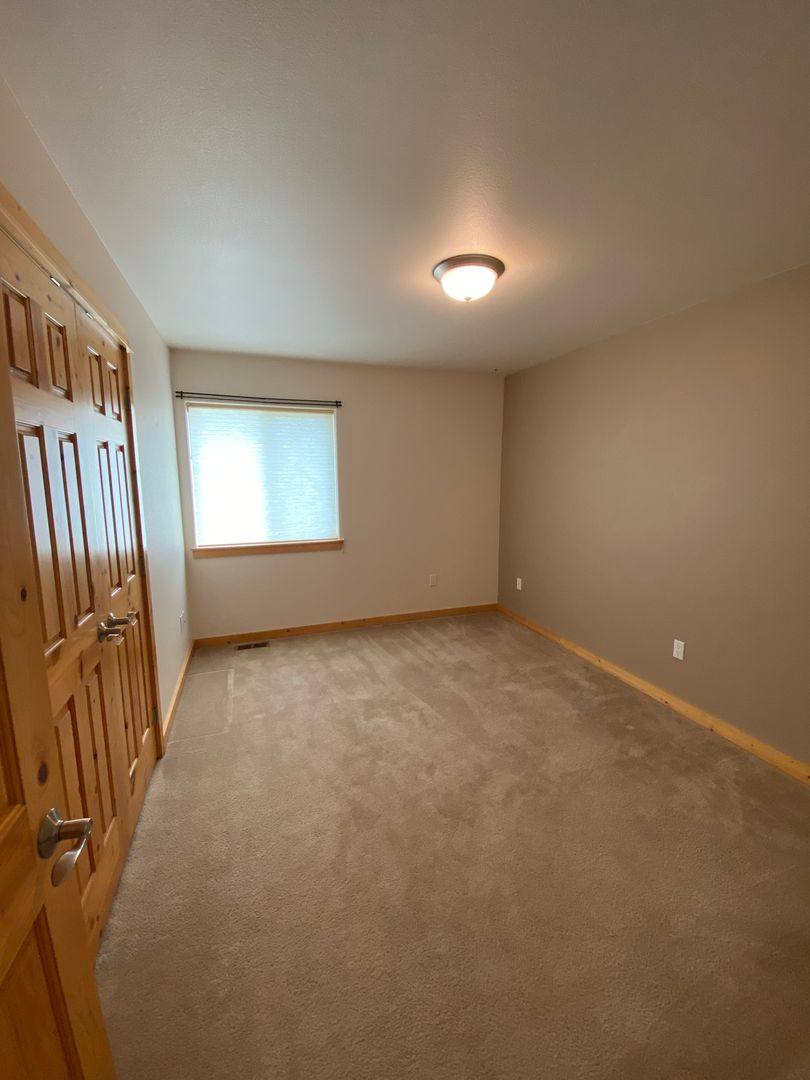 Townhouse for rent at 106 Ironwood Dr, Blanchard, ID 83804