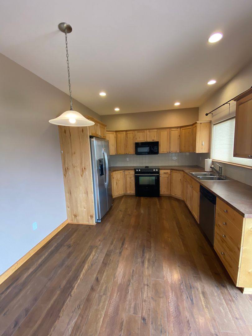 Townhouse for rent at 106 Ironwood Dr, Blanchard, ID 83804