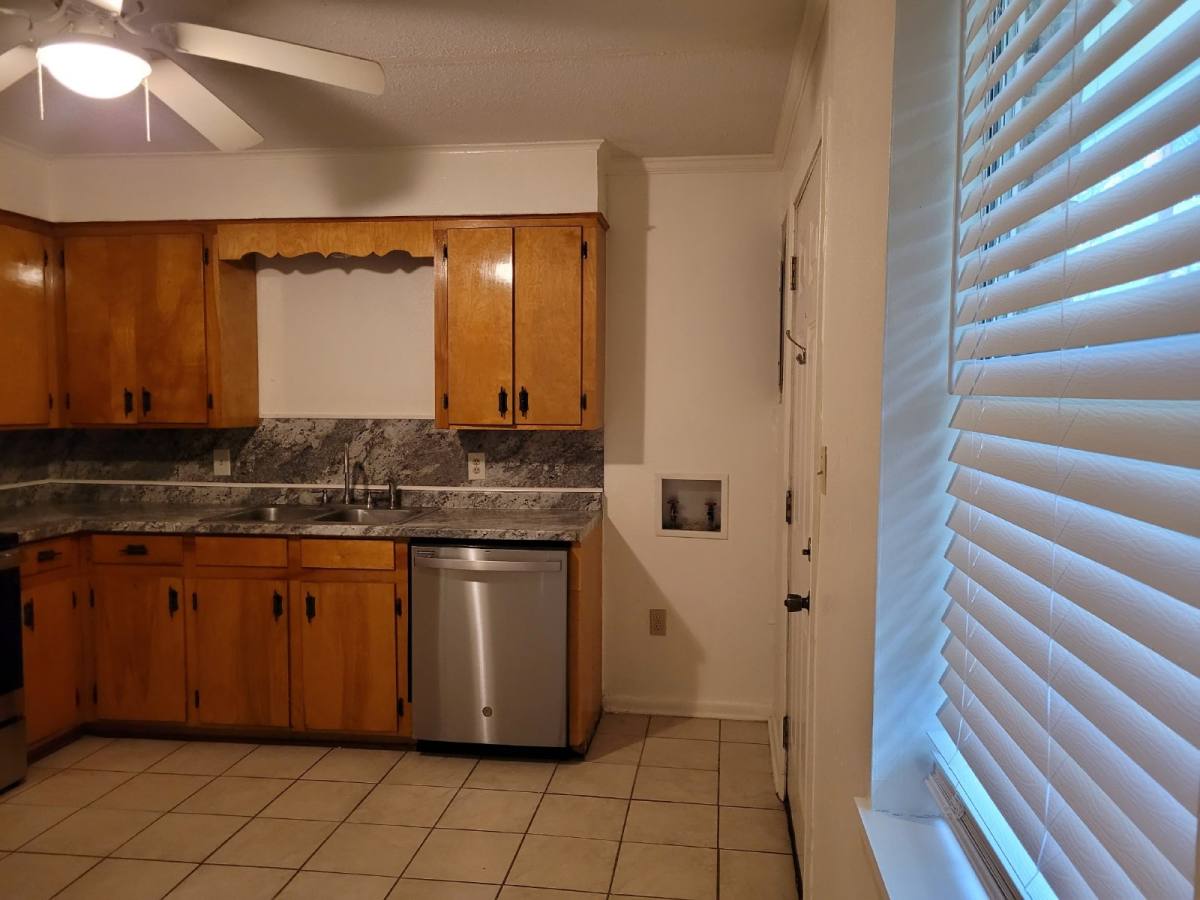 Apartment for rent at 159 Bayou Dr #304, Leesville, LA 71446