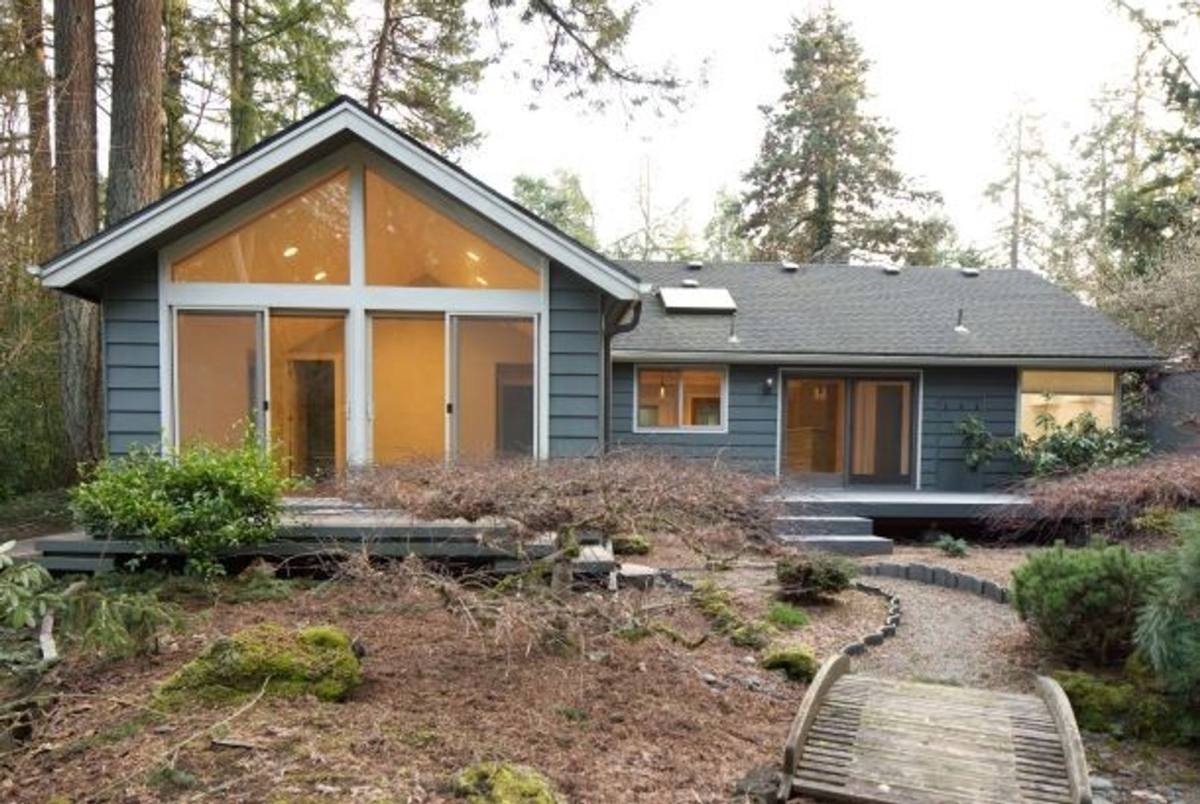 House for rent at 837 Country Club Rd, Lake Oswego, OR 97034