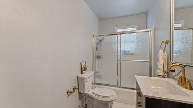 Apartment for rent at 830 W Caraway St, Fayetteville, AR 72701